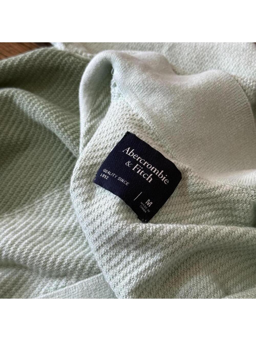 💚 Abercrombie & Fitch Textured Knit Camp Shirt — Men’s M - Picture 4 of 6